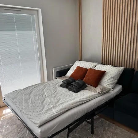 Pb Easystay Apartment *